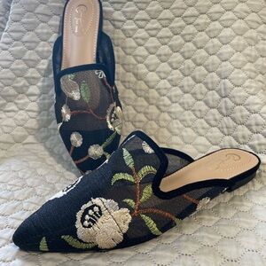 Comfort Plus by Predictions Black Floral Mules
